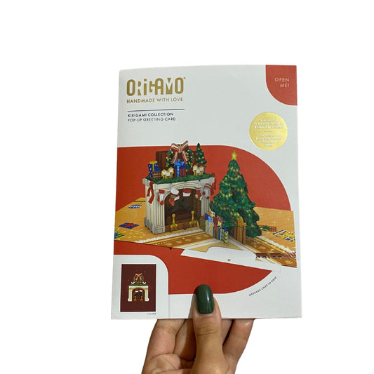 CAMINO CON ALBERO DI NATALE